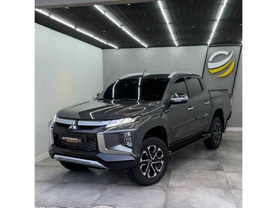 MITSUBISHI L200 TRITON 2.4 16V TURBO DIESEL SPORT HPE-S CD 4P 4X4 AUTOMÁTICO